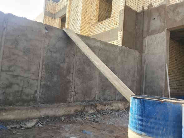 السلام عليكم خلفه لبخ شغل درجه اولى واسعار مناسبه اذا ما عجبك الشغل فلوس لمواد ولعمل اخسرهن اشتغل اسمنت سقل+جرار+ تشميع+جص+واجهات+ ديكورات حسب الطلب متفرغ حاليا الاستفسار اتصال ***********
