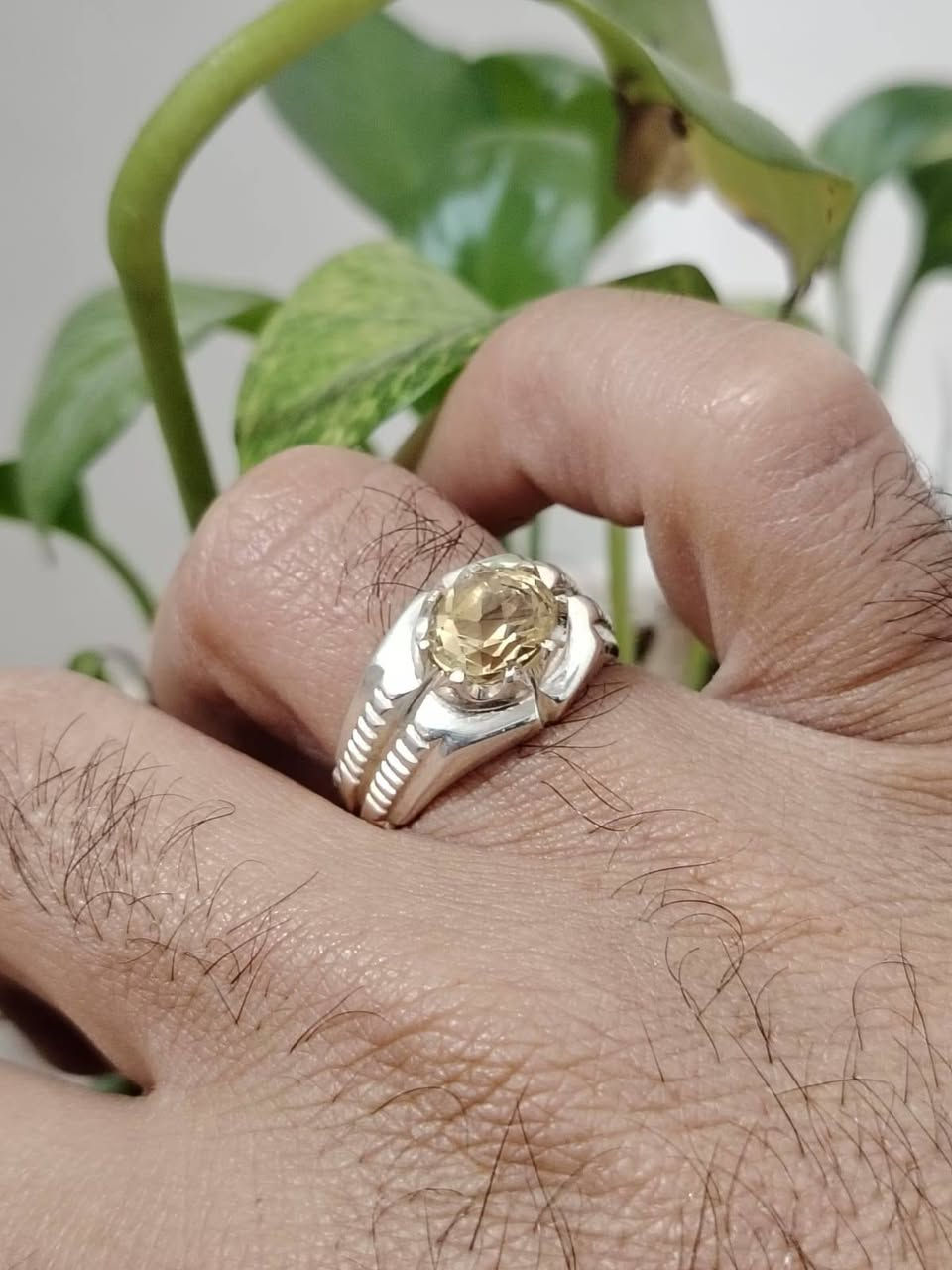 خاتم من حجر السترين الافريقي الطبيعي
صياغة يدوية ثقيلة فضة عيار ٩٢٥
مع شهادة المنشأ وضمان الخاتم الاصلي
يوجد توصيل الى جميع المحافظات
التواصل ع الخاص او ع الواتساب ***********
