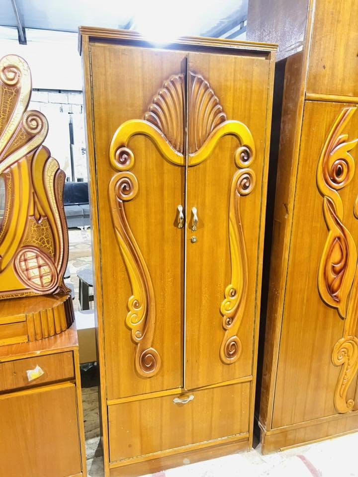 غرفه فول نضافة. للبيع. بسعر مناسب  في معرض ومزاد النورين. للتواصل ***********
