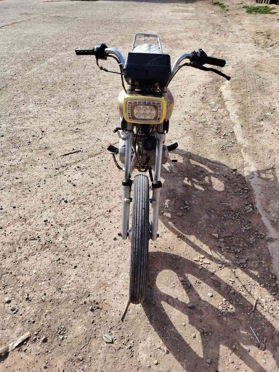 السلام عليكم درجة سيفان خمسه كير لبيع  كلك  بدون الأوراق  كامل شغل درجه نضيفه كله شغاله كهربائيات شغاله المكان ديالى بعقوبه التحرير السعر (275)وبيه مجال  الرقم ***********
