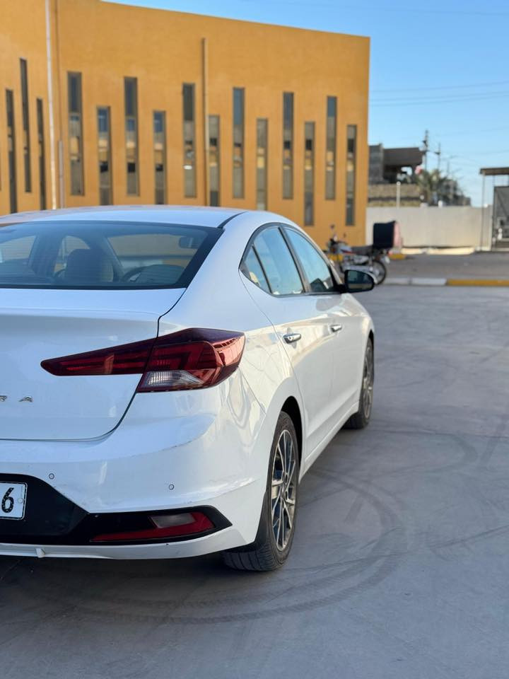 السلام عليكم 
مكلف بنشر 
النترا مديل 19 خليجية بيه فقط معجون بدوسه مثل ماموضح بتقرير بس مالك  السيارة نفسة  ويريد تحويل 
تبريد قطعتين فول كير كفالة فقط المكينة مفتوحة للأستفسار *********** متواجد وتساب
