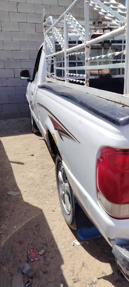 سلام عليكم البيع فورد موديل 2000 رقم بغداد شرط التحويل  مكينه لا تبخير ولا تنقيص كير نمر 5 حداديه ستوني مسويه ستيرن باور قماره حلوه لا خياس والبدي حلو  طخم تاير جديد باتري جديد شاصي مكفول سعر 35وبيه مجال مكان البصره الزبير ***********
