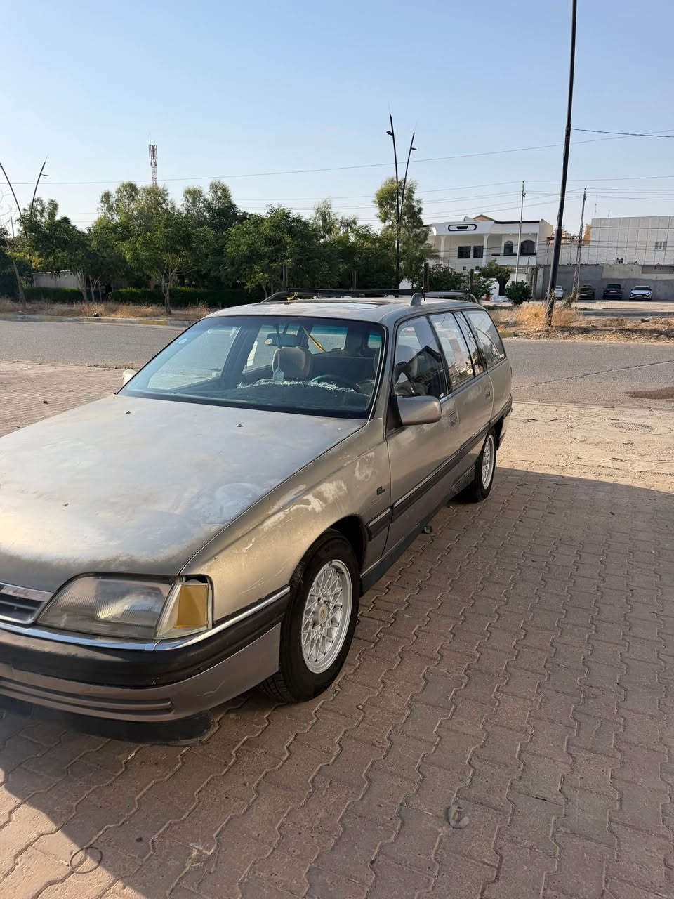 سلام عليكم .. اوبل اوميكا استيشن 
موديل 1997 
رقم كركوك
مكينة 20 بلاد 
گير عادي
السيارة ب اسمي
السنوية لحد 2028
شرط التحويل 
بيها كوبون بانزين
السيارة صبغ عاااام 
الگير والمكينة خير من الله
السيارة شوية تحتاج ترتيب من الداخل لانه السيارة مال شغل 
وتحتاج تصليح الكوبلن سعرها 30 الف
سعر السيارة 26 ورقة وبيها مجال قليل 

رجاء رجاء مو شراي لاتتعبني وتكسر بالسعر
*********** واتساب كركوك, العراق
