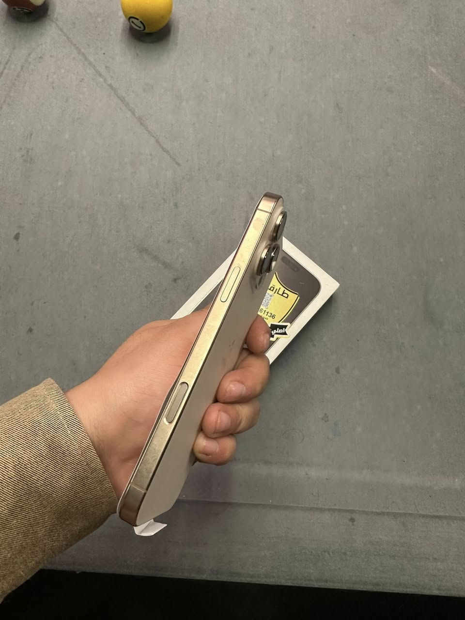 يالله 🧡
ايفون 16برو ماكس 
ذاكره 256
بطاريه 95 
بلادي وتر برف شرق اوسط ماستر 
نضيف فول تك سيمكرت
هوه وباكيته وكيبله 
للبيع اومراوس بايفون السعر مليون و325
للتواصل ***********. ***********
