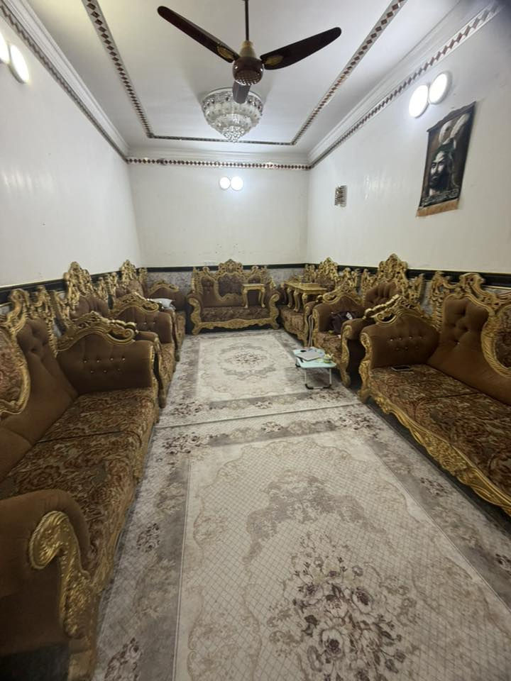 تخم ونص ملكي نضيف مع طبلات
ب٦٠٠الف مكاني كربلا حي العامل 
***********
***********
