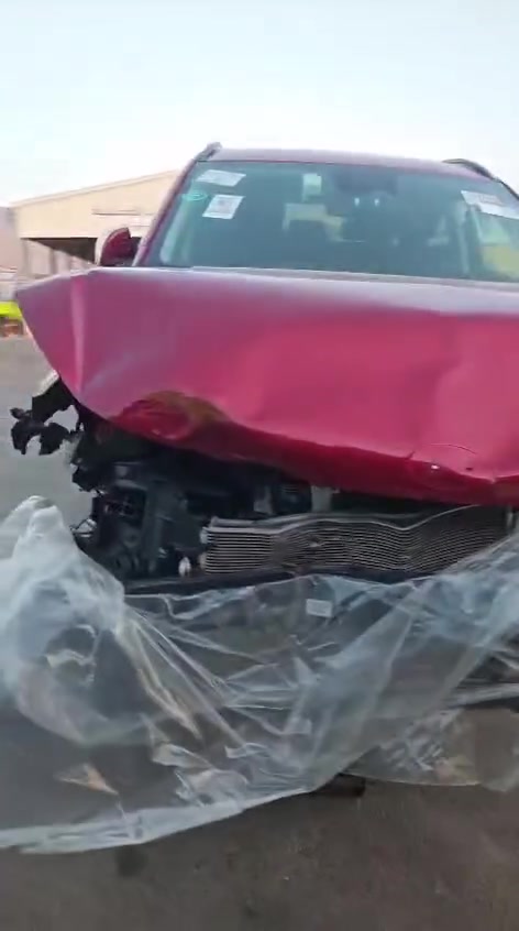 السلام عليكم كونا موديل 24 فول الفول عده فتحه مكينه 2000 دوش حادثه موضح بالصور سياره حاليا بعمان الحره تباع على وضعه تدخل على كتاب شهداء او حره السعر 75 قفل الإتصال على الرقم ***********

