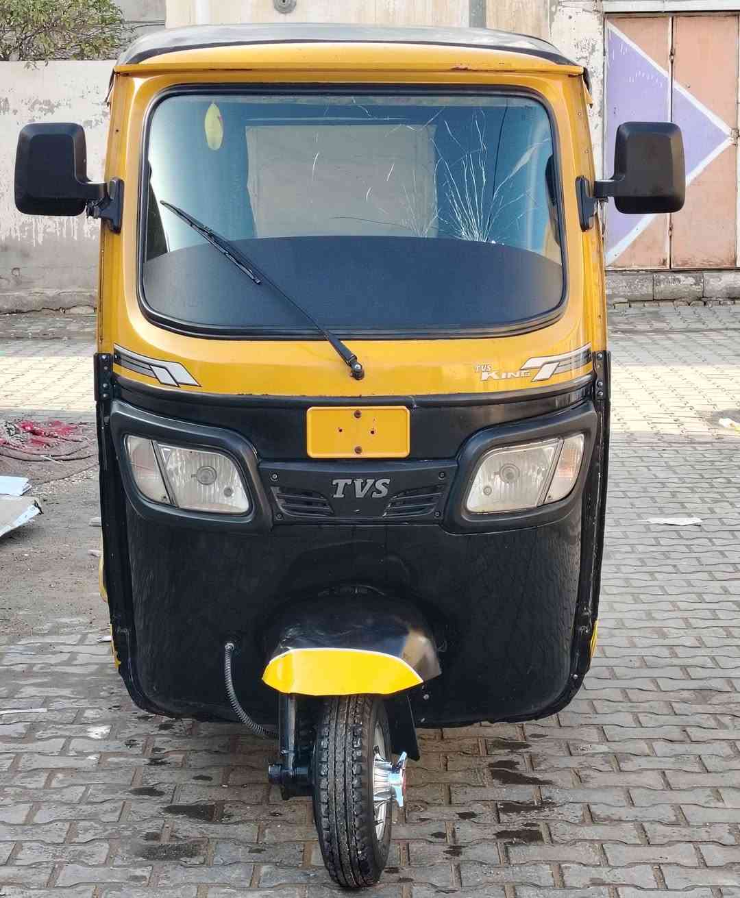 السلام عليكم تكتك تي في اس للبيع موديل 2021رقم واسط مكينه مبدل بيه زنجيل تكتك مناقصه اي شي السعر 6500وبيه مجال المكان واسط قظاء الحي رقم التلفون *********** والمو شراي لا تكسر بسعره رحمه الوالديك
