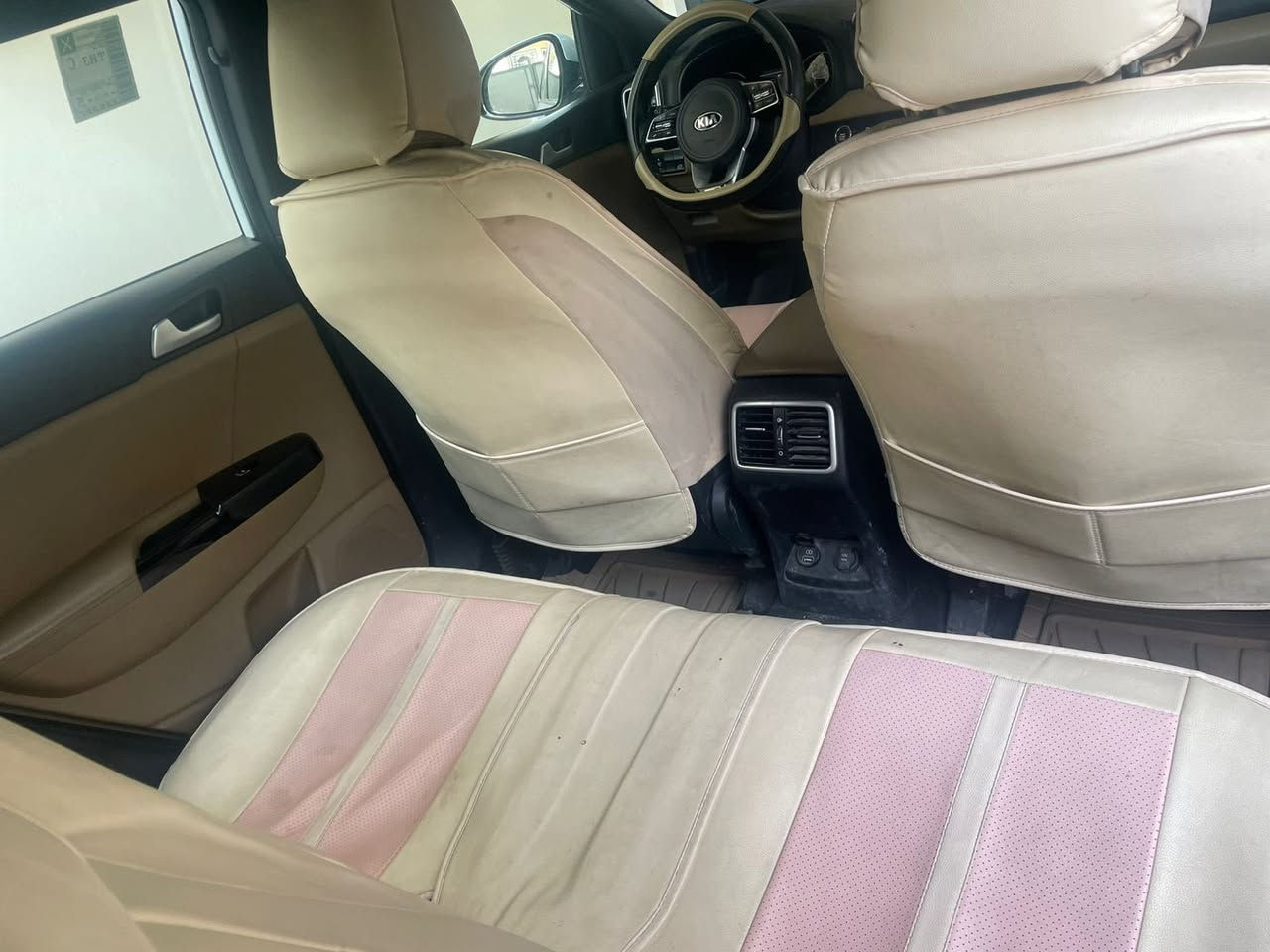 سلام عليكم
كيا سبورتج جيتي لاين 
موديل 2021
مكفولة من صبغ فقط بيها بارد بلباب الخلفي 
عكس سايق عل كد شبر
مكانها كفاءات سيدية
السعر 220$
للاستفسار ***********
