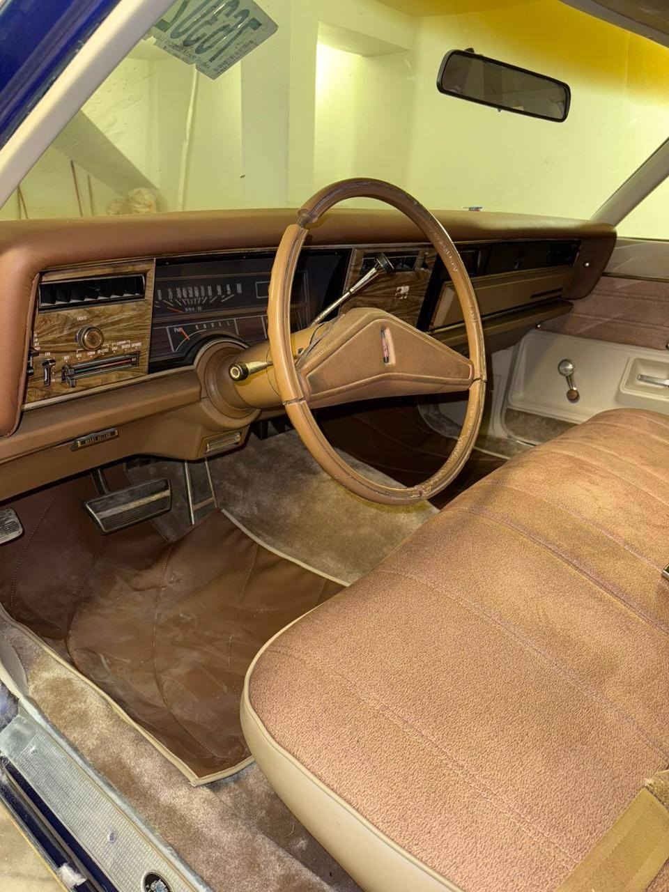 اولدز موبيل ديلتا 88  1976 مخزونه بعده بتراب الشركة  
 محرك 8 سلندر ماشية 15 الف ميل 
دواخل و محرك و كير بلادي 
سيارة بدون ضربة بدون حادث 
مرقم اربيل دولي 
مكان سيارة اربيل 

رقم صاحب السيارة 
***********
