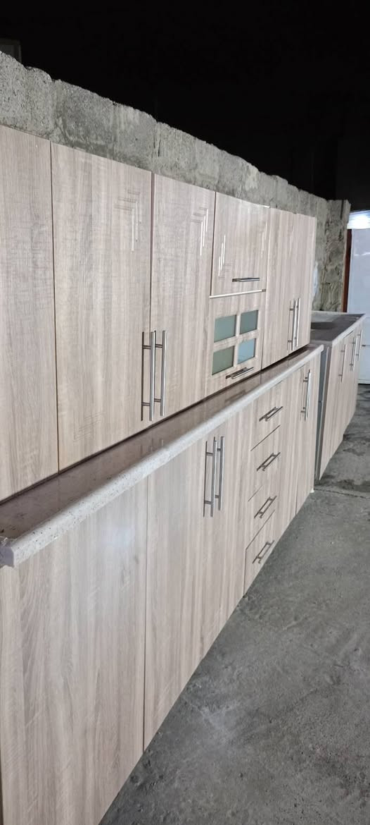 كةونتةر دةركاي دارة ناوي ىةلةمليؤمة  قياسي سةرو بن 3مةتر. مةخسةلة مةترو نيو  لة هةولىر  جؤكةرة  كى ويستي نامة بنىرى يان بةيوةندي بكات ***********
