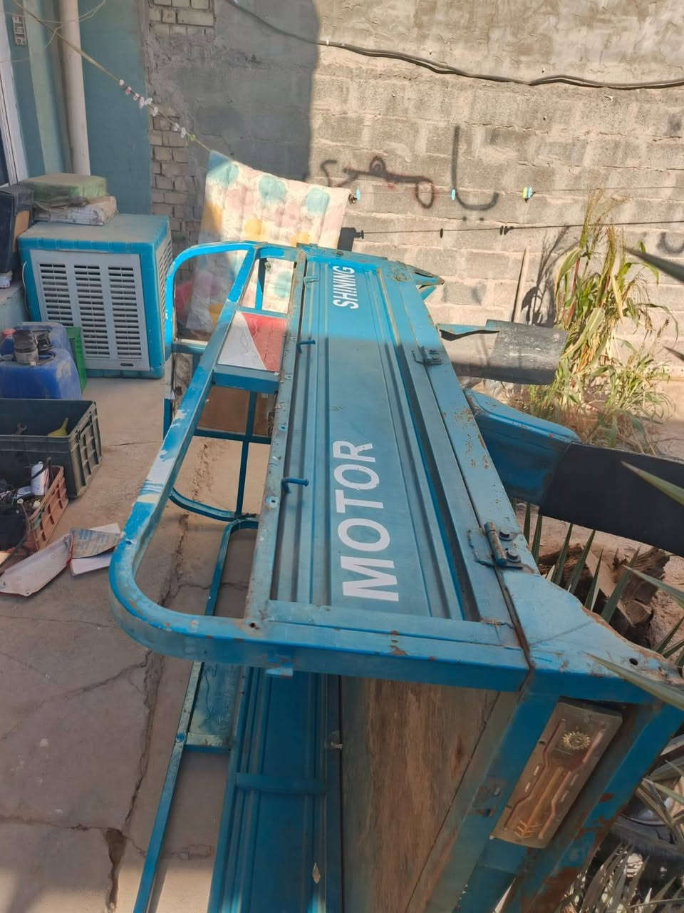 سلام عليكم بدي ستوته البيع نضيف كلش من جوه قطره الحيم مابيه وصفاح مالته معمره جديده كامل عوزه بس باب خلفي السعر 150  عنوان بغداد مدينه الصدر نهايه داخل شارع المدارس الهاتف ***********
