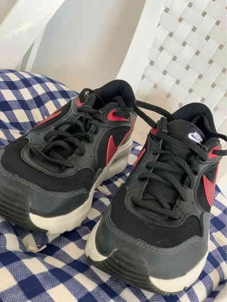 زۆر کەم لەپێ کراوە وەک تاسە وایە بالەی ئەڵمانیایە مالی دۆستە قیاسی ٤٠ لە سلێمانی . ظد الکسر   
*********** Singapore
