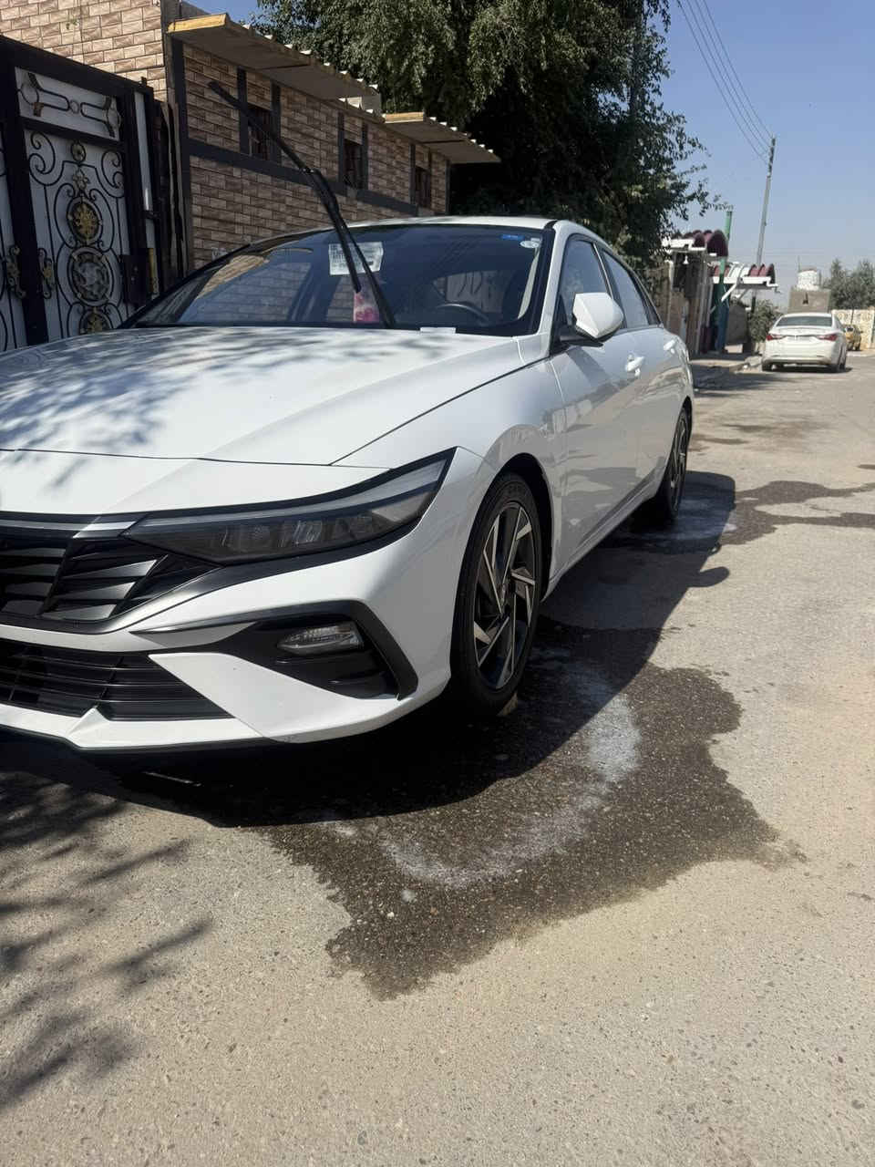 السلام عليكم
النترا خليجي تجميع كفاله عااامه موديل 2024 ماشية 15 الف دواخل جلد لون مشمشي لسياره فول مواصفات 
فتحت سقف دواخل لباب مطعمه لايتات فل زنون مواصفات الفول 
رقم السياره اربيل مكانها البصره 
السعر 144 وبيها مجال للشراي 
رقم ***********
