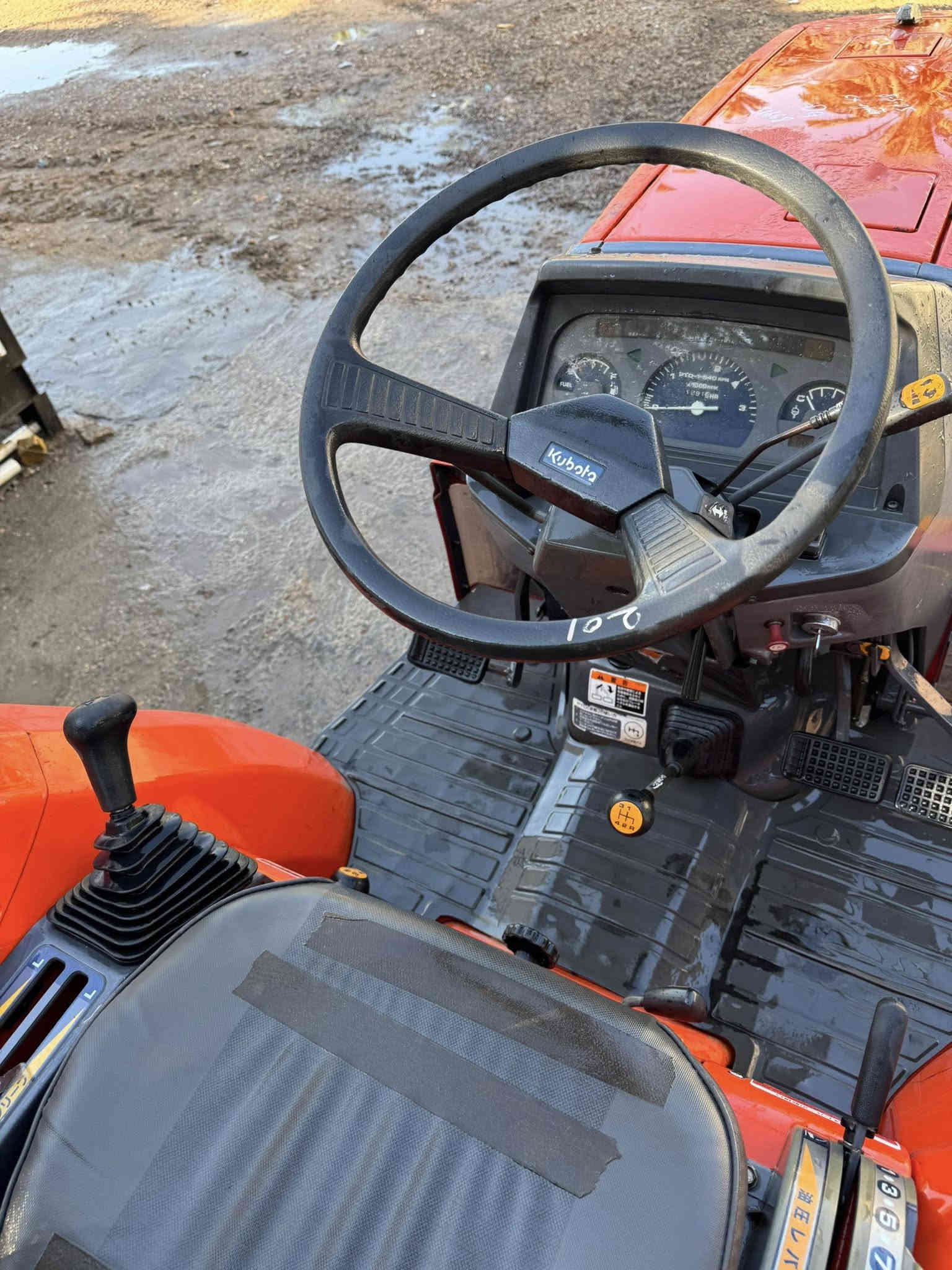 كابوتا ياباني حديث
دخول جديد نضيفه جدآ ممشتغله داخل العراق ولا متر محرك٣سلندر دبل اكسل باور استيرن ملحقات رفاس فقط تخم تاير   حجم GL201 
للاستفسار اكثر 
***********
العنوان بابل 
السعر (٦٥ورقه)
