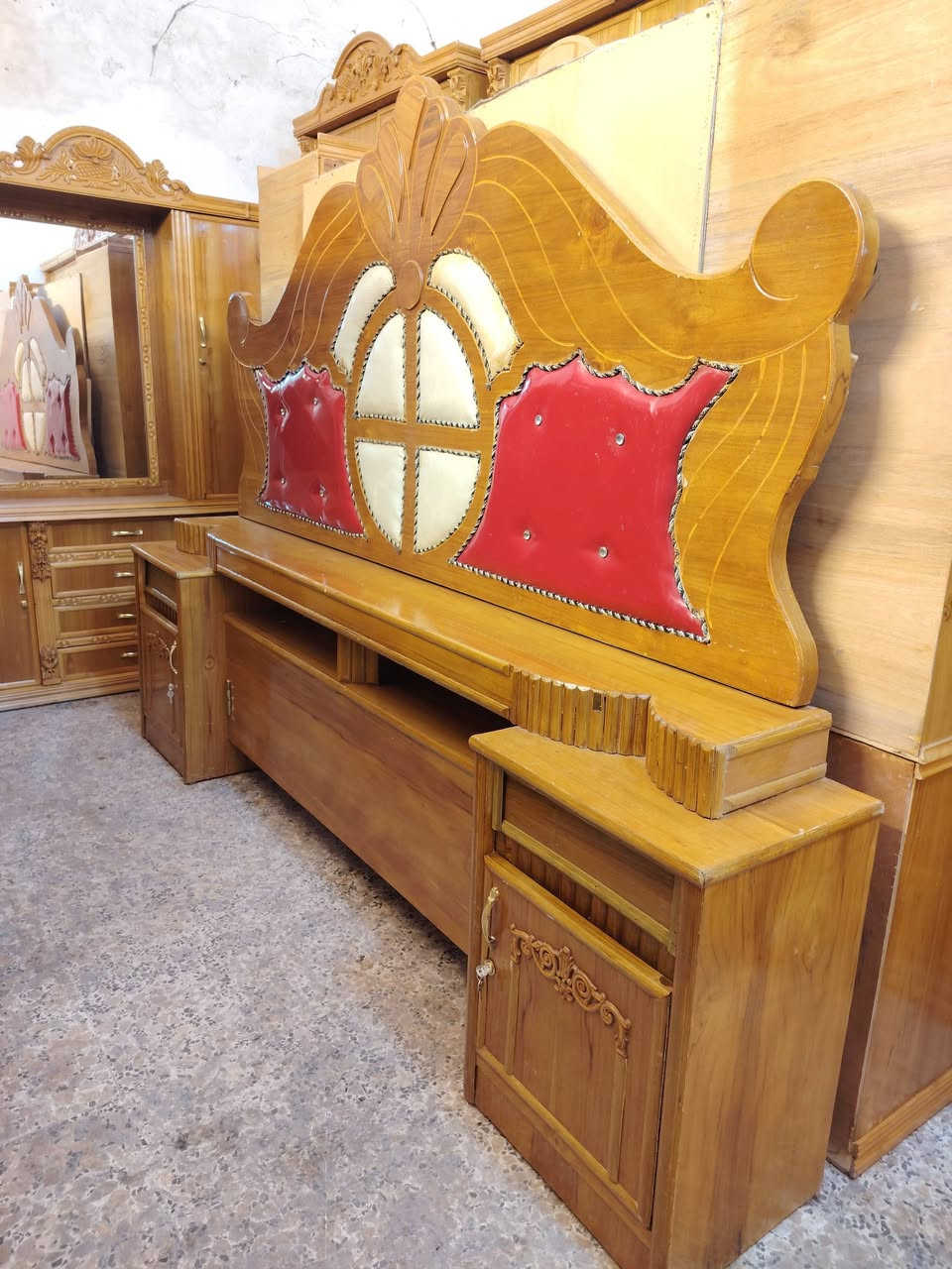 غرفه مستخدمه تزكام 6باب نضافه فول  مديل حديث صاج  معرض ابو عقيل ميسان حي رساله شارع ماطور قرب صيدليه حازم ***********((نشتري جميع الغرف))
