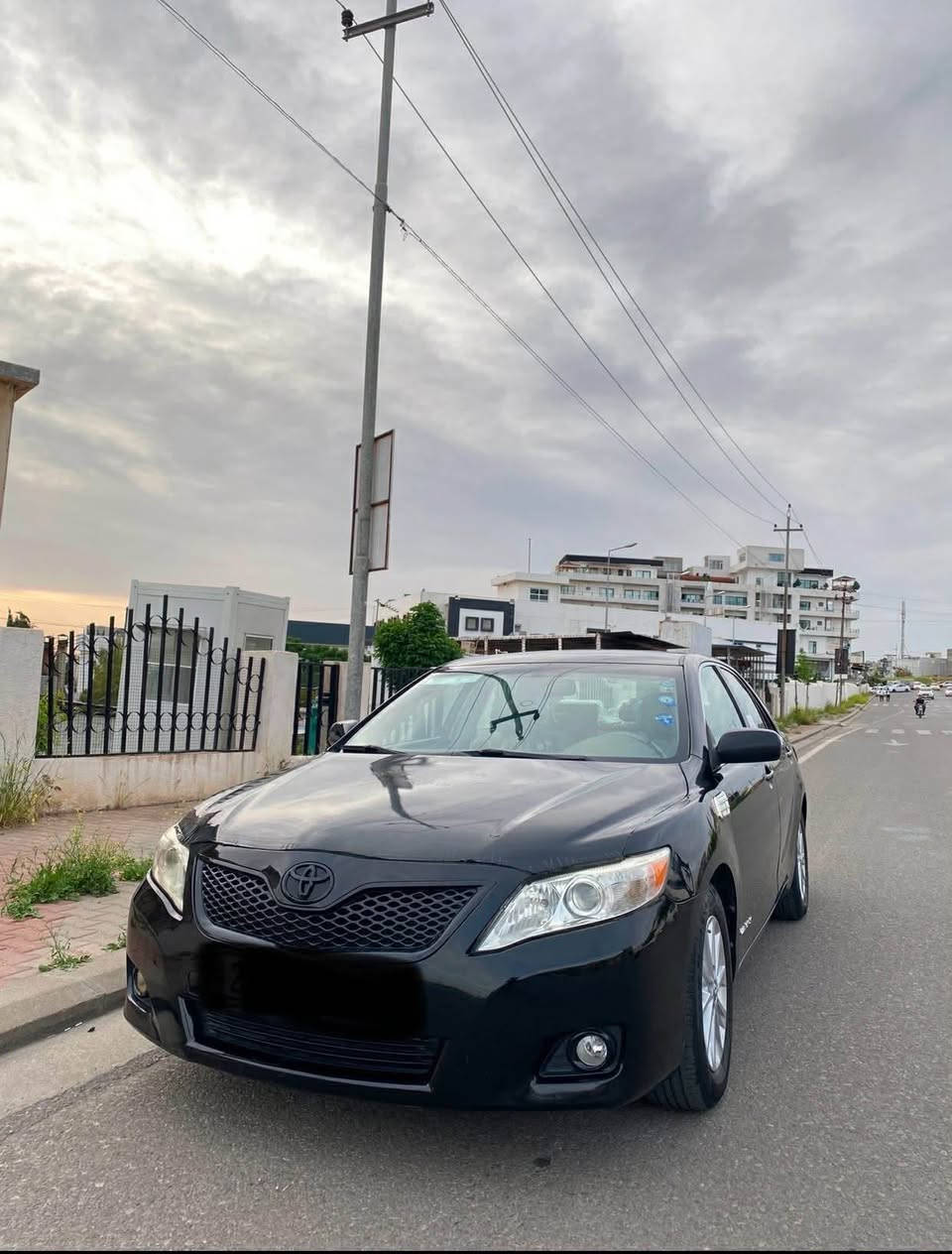 ( تۆیۆتا کامری مۆدێل ٢٠١٠ مواسەفات ئەمریکی،)
ر.م ت(***********).
شوێن (سلێمانی). رەقەم سلێمانی
سئی SE
شاشە ئایپات سوکان ڤۆلیۆم
کوشن کارەبا
سەنەوی و هەزەو رەقەم و هەموو شتێکی تازەیە
سەنەوی تا ٢٠٢٨ تازەیە 
بە ناوی خۆمەوەیە
تاحویل و خەرامەی بە شەرت، 
جەملخی دواوەی سایەق و سەقفی مەعجوونەوبۆیاخە
بە ناوی خۆمەوەیە سعری ٧٩ گەلاو مەعمەلە. السليمانية, العراق
