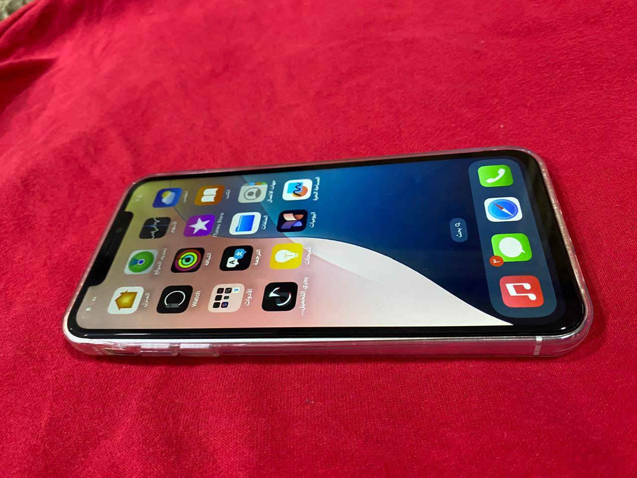 السلام عليكم ايفونXS Max جهاز ذاكره 512 شاشه اصليه  محور ١٧ كله شغال مابي اي خلل سعر ٣٠٠ وبي مجال  لاستفسار ***********
