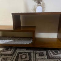 ميز بلازما • نضيف • قابل تفاوض