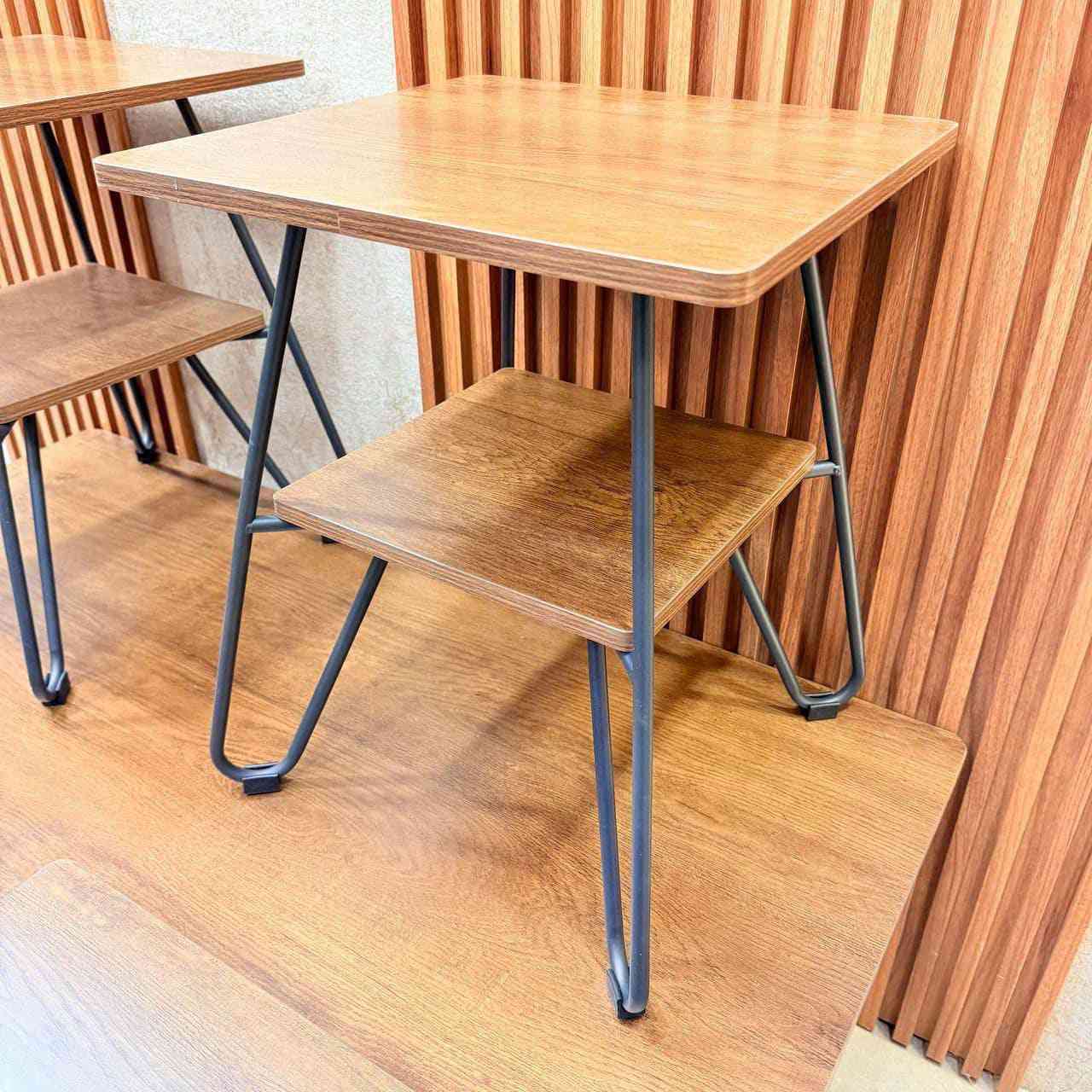 سيت طبله 4+1 سطح خشب Hdf
رجل حديد صبغ حراري 
قياس الطبله الكبيره 
ارتفاع 45 سم 
عرض 60 سم 
طول 120 سم 
قياس الطبله الصغيره 
ارتفاع 50 سم
عرض 40 * 40 سم مربع 
السعر 140 الف للحجز ***********
