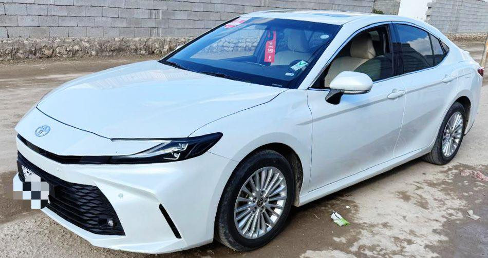 كامري 2025 بانزين ساز  مكفوله ماشيه 46 الف كتاب تضليل رقمها أربيل سعرها دفترين و75 ورقه عنواني الأنبار  رقم تلفوني ***********
