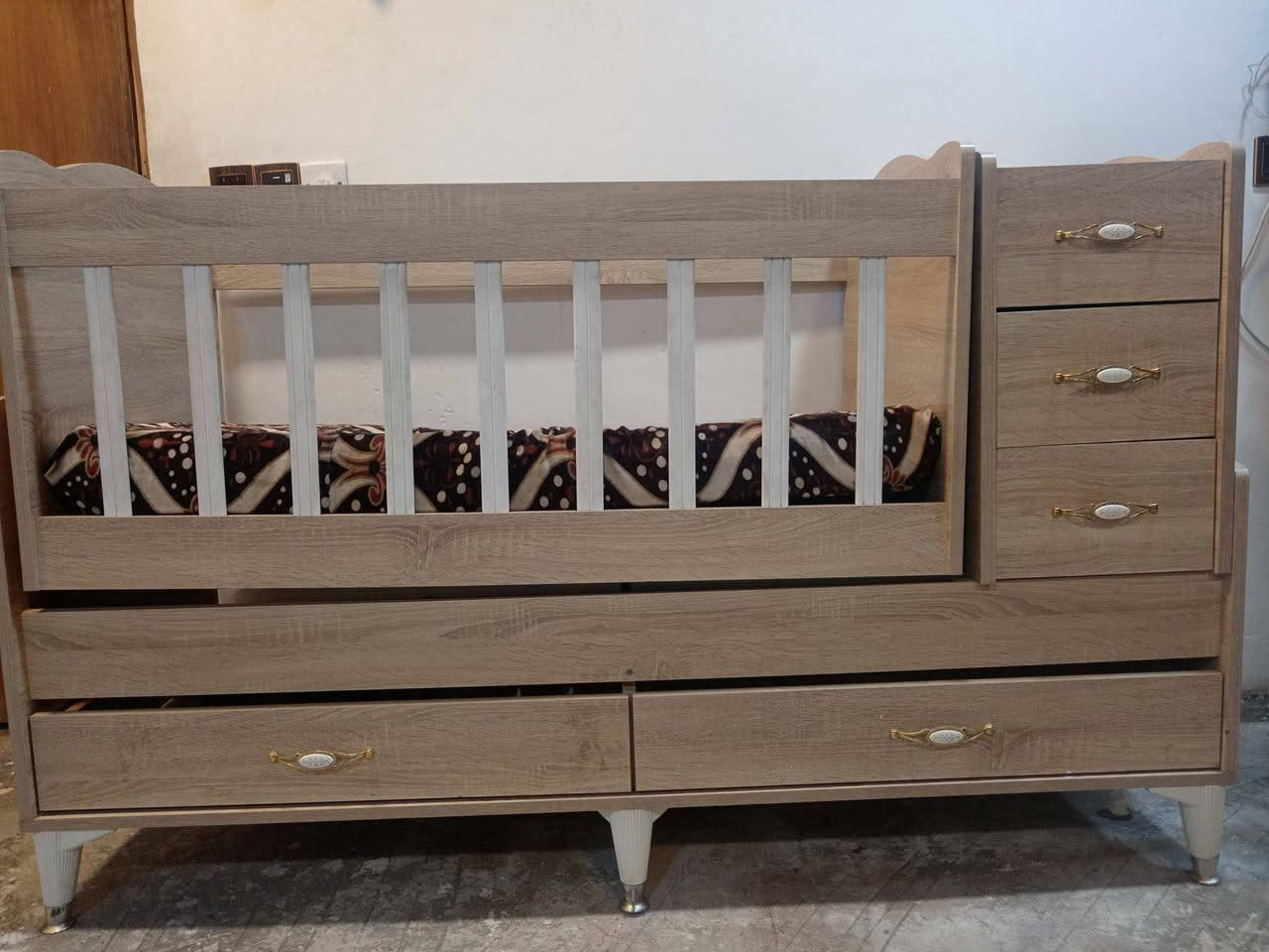 كاروك للبيع بعده جديد سعره 100 
مكان فلوجه حي نزال


**إذا كنت صاحب هذا الإعلان وتريد حذفه لأي سبب، رجاءا أرسل رسالة إلى الدعم الفني**