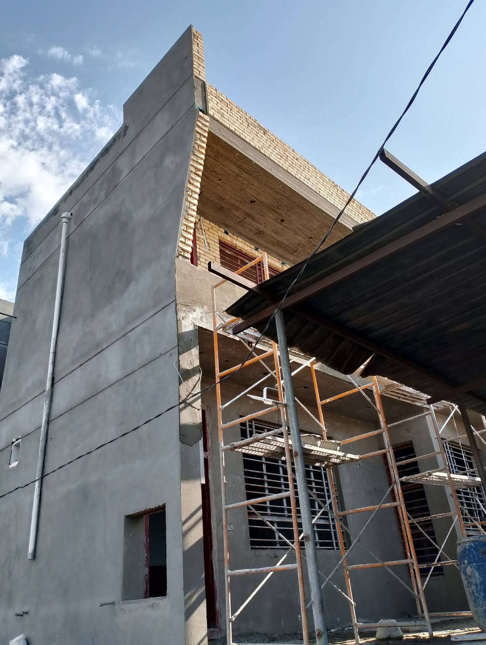 خلفه متفرغ حاليا لبخ سمنت ناعم خشن تصفير مساطر نثر شقل درجه اولى ***********
