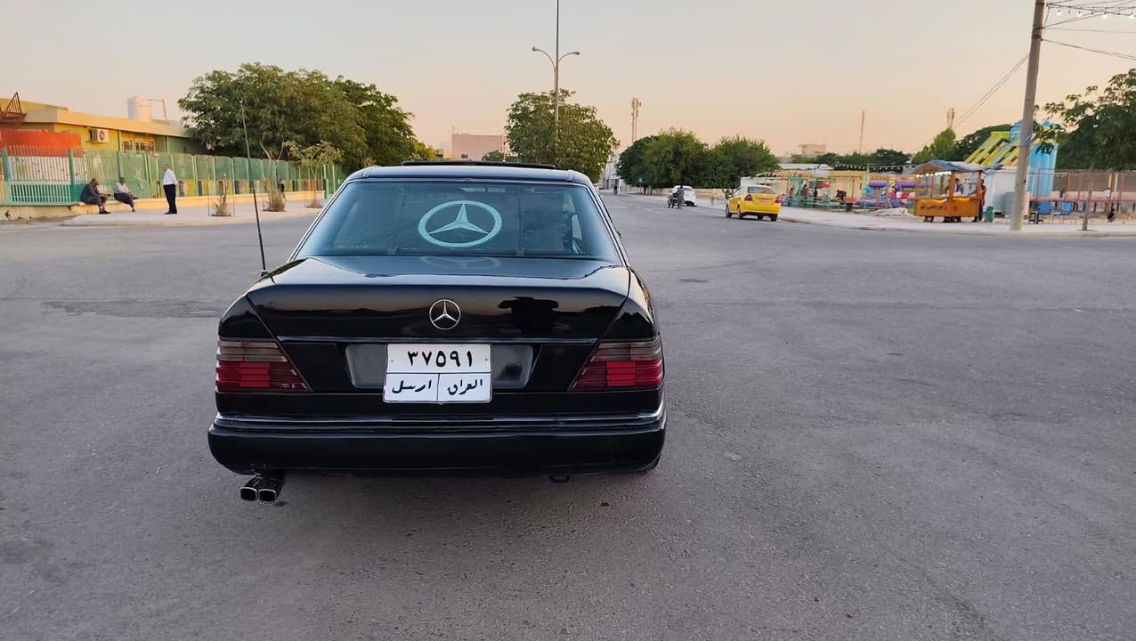 سلام عليكم للبيع مرسيدس دب موديل 90 محرك بطه تخم تاير جديد صدر جديد محرك گير بشرط سيارة بدون نواقص قواعد دبل بلاديات سيارة مصبوغه فقط جماليه كهربائيات كله يشتغل سعر 56  .عنوان كلار   لتواصل ***********
