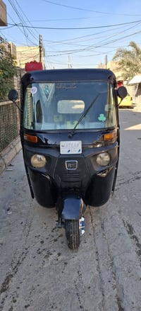 تكتك البيع 2019معمره عام السعر 5ونص وبيها مجال بسيط  07759659680