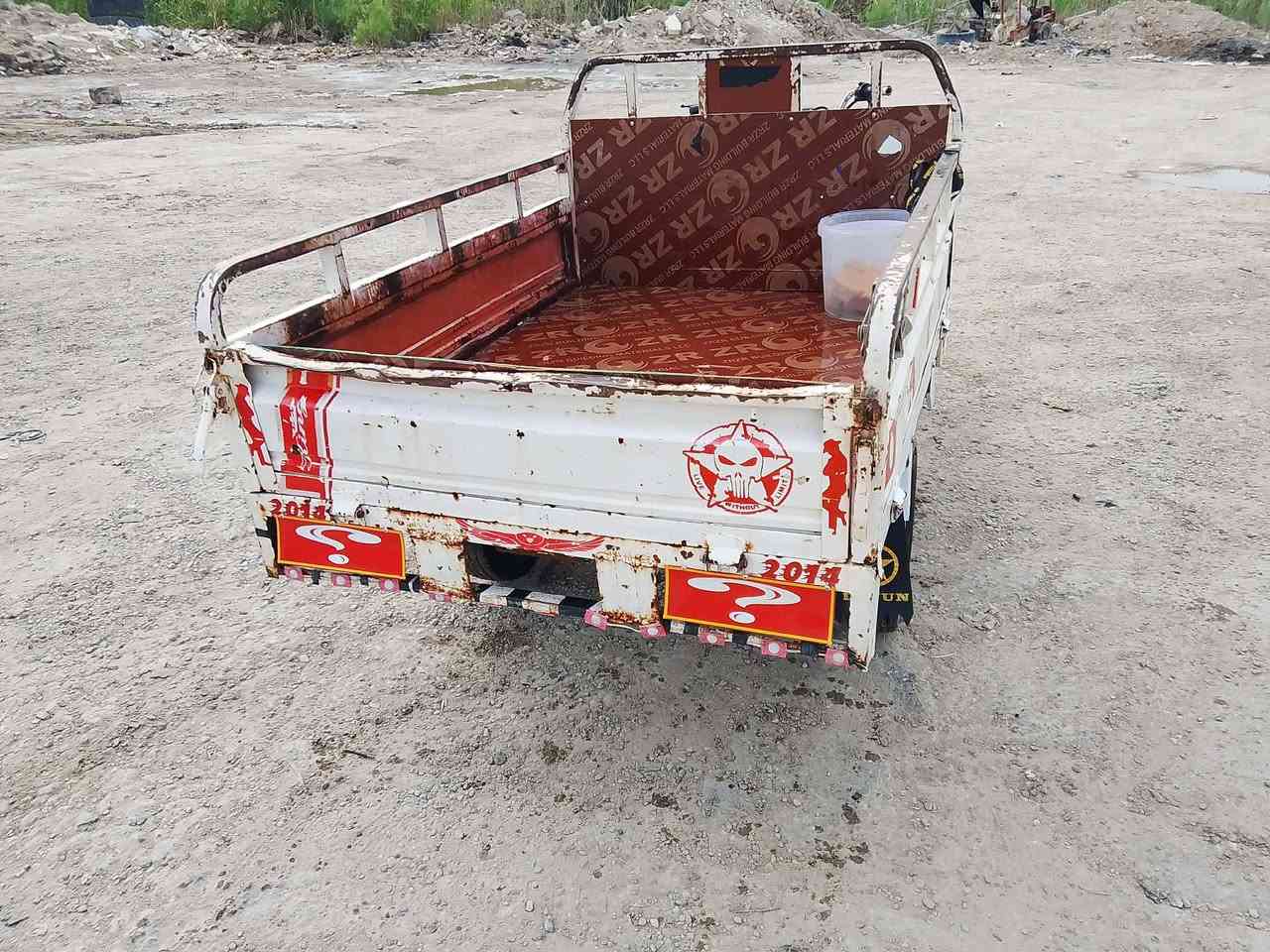 السلام عليكم ستوته للبيع موديل 13 ستوته نظيفه شغاله السعر واحد و 250 رقم الهاتف ***********
