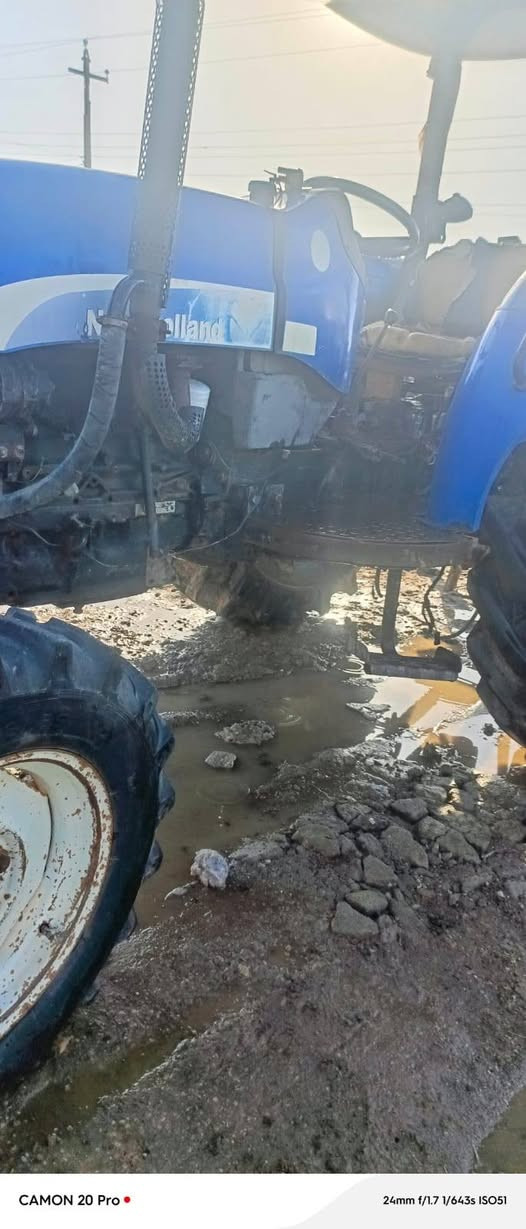 سلام عليكم  مكينه للبيع نيو هولند تك  2009  رقم الهاتف ***********
