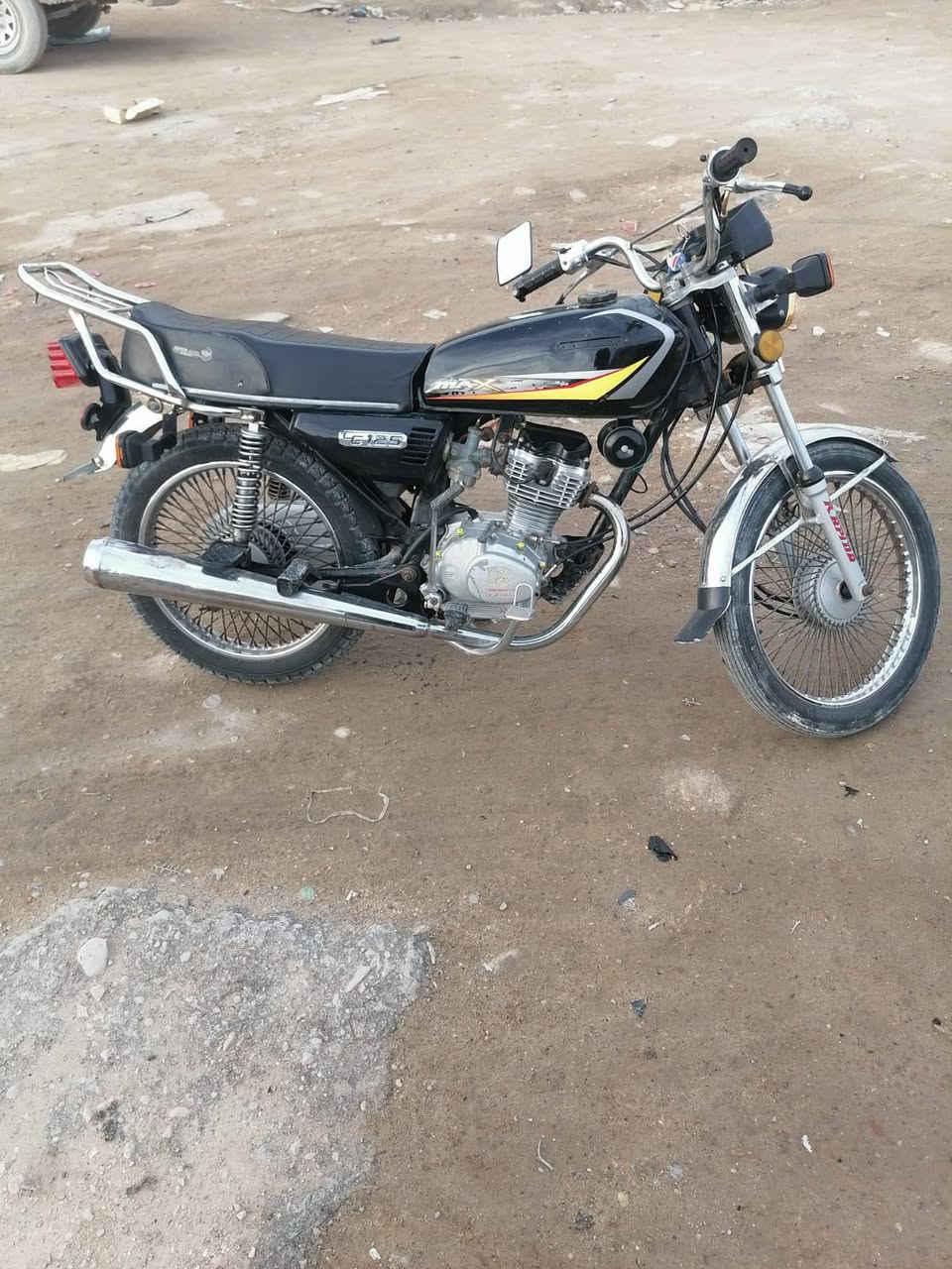 السلام عليكم دراجه للبيع اوراق مكلف بل نشر هاذ رقم صاحبه ***********
