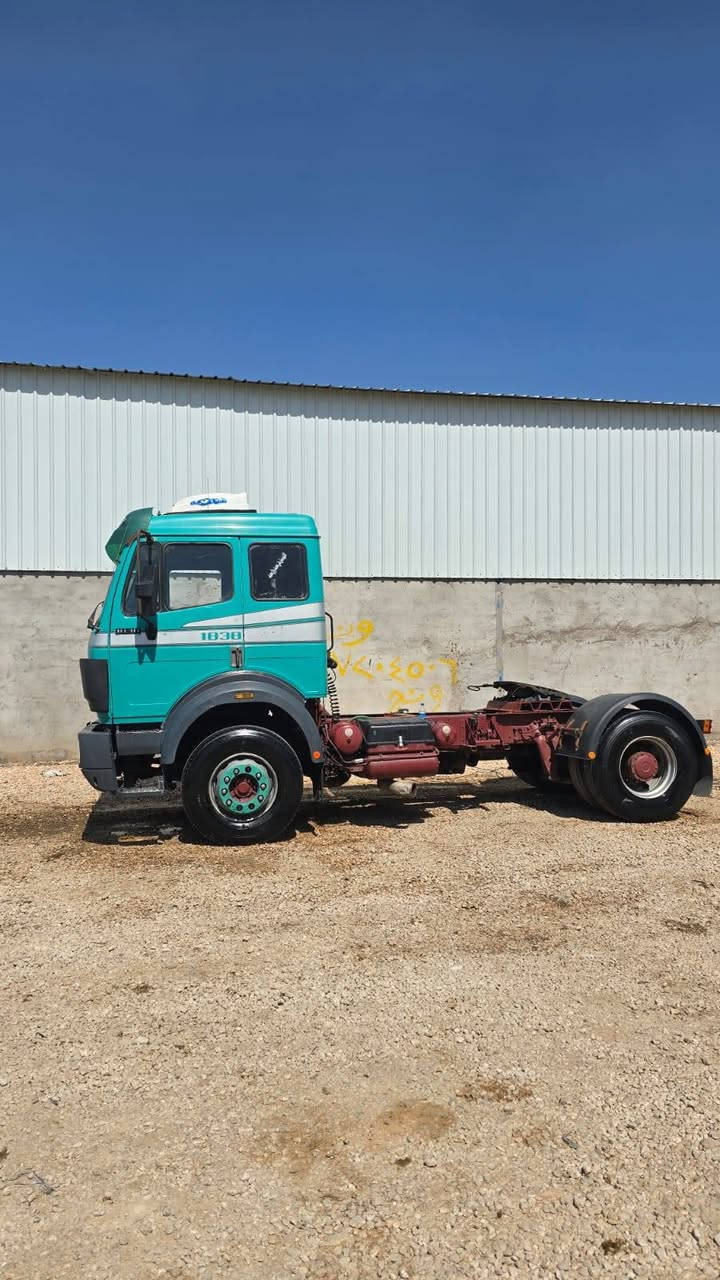 لبيع تك لماني مديل 94 مكينه 35 كير 180 قماره وشاصي بله صباغ مكفواله كفاله عامة تخام تاير ***********
