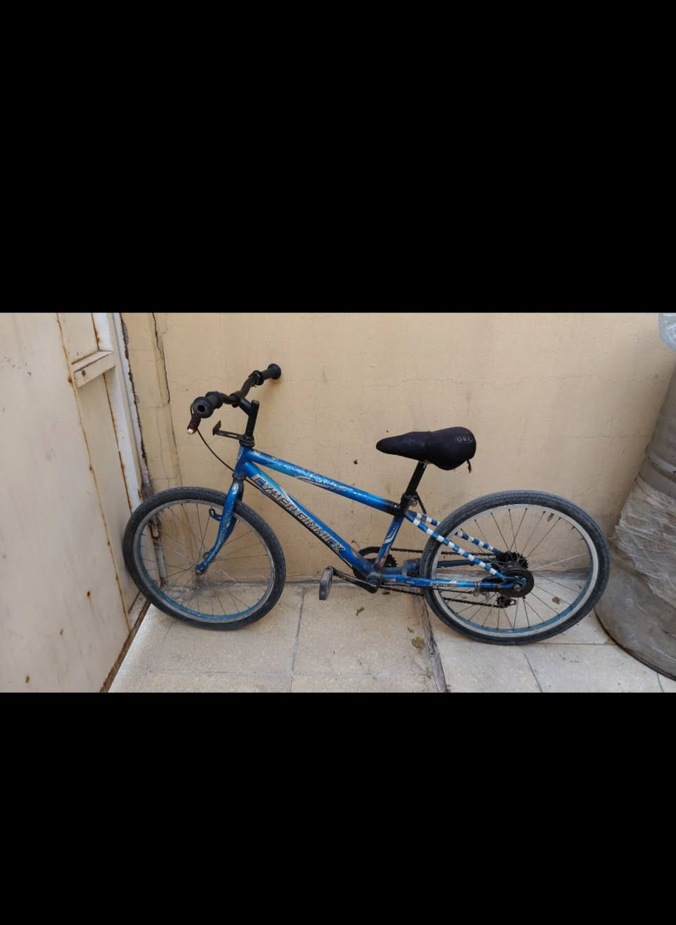 السلام عليكم 
بايسكل للبيع 
كيمو حجم 22.
مكان كركوك. 
السعر خاص.


**إذا كنت صاحب هذا الإعلان وتريد حذفه لأي سبب، رجاءا أرسل رسالة إلى الدعم الفني**