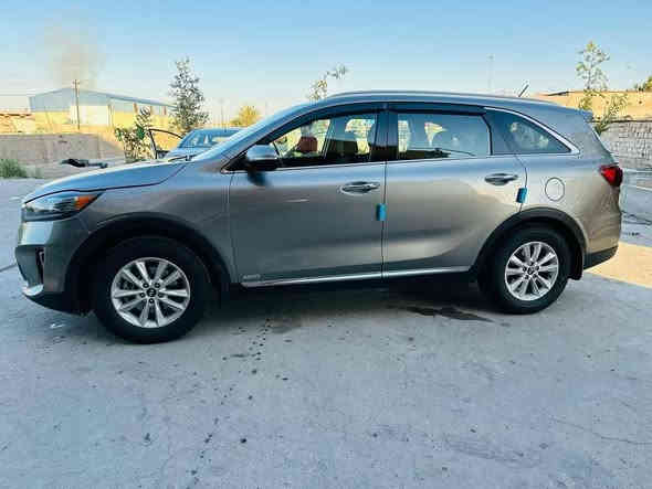 سلام عليكم
سياره للبيع
سورنتو موديل 2019 وارد امريكي
مواصفات بصمه
كشنات تدفئه 
تخم تاير جديد
سياره خير من الله
مابيها نقص
وسعر 183 وبيه مجال 
العنوان بغداد الشعب
رقم الهاتف ***********
حادثها بابين
محرك 4 سلندر 2400
