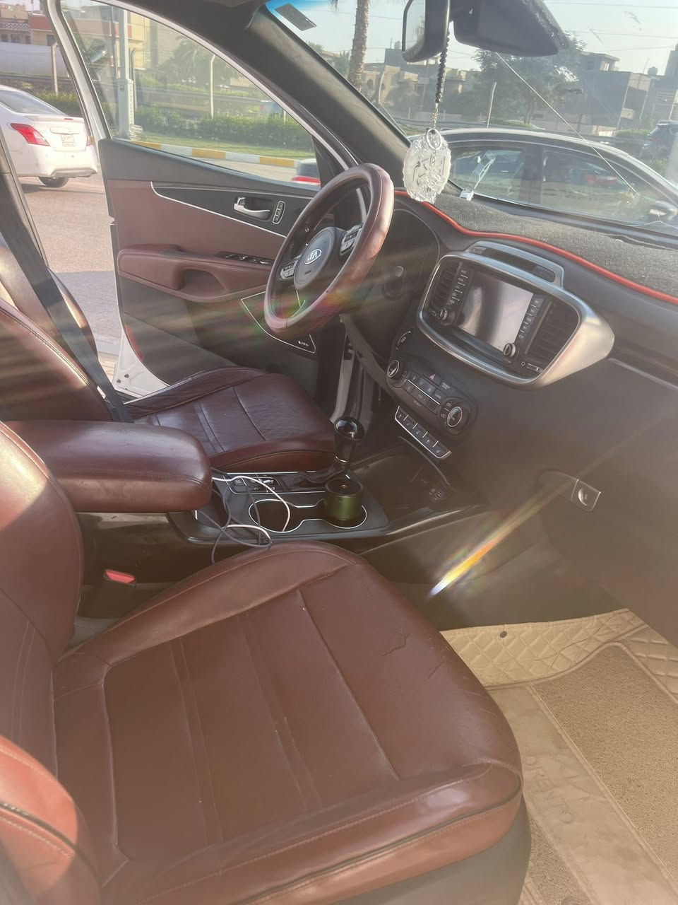 سورنتو 2016 وارد امريكي
4سلندر
فول مواصفات 
بصمه 
بنورامه طكتين 
كشنات تدفئه 
استيرن تدفئه 
كشنات كهرباء 
مانع انزلاق  
4كامرات 
مري قلاب 
خزن ميموري 
تحكمات فول 
جنطه كهرباء 
ترحيب عند القتراب 
وبعد بيها مواصفات 
داخله اكلين 
اهنا صار بيها حادث جاملغ ايمن ونصبغ البنيد وياها والجنطه مصبوغه اثر جراد 
السياره بدون دواخل شاصي لغد ايرباكات كله سليم
مكانها بغداد تحويل ثاني يوم 
وتساب ***********
