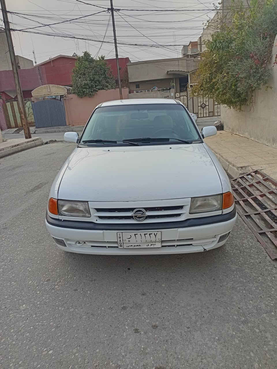 استرا حجم 16 محرك وكير شرط طجم جديد كربون بيها تحويل من شرعي دوير و دوسات مصلحين وبيها معجون بل تكمه النفر مثل ما وضح سنويه 29 تنتهي السعر47  وترهم معارض هم ا*********** رقم نينوى الماني
