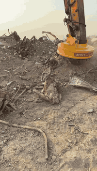 يتوفر لدينا كماشات حديد بكافه الاحجام ومغناطيس حديد بكافه الاحجام للاس...