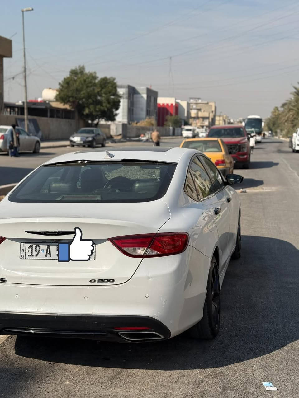 سلام عليكم كرايسلر 200 محرك 3600cc بلاتين يوم فول موصفات 2015 .موصفات السيارت
1.بريك ذاتي خلفي و امامي
2.قياده ذاتيه وصتفاف ذاتي
3.تبريد تدفئة في الكشن و تدفئة في الستيرن
4كشنات كهرباء معا ميموري حفض وضعيات الكشن
5.سقف بنو رامة 
6.شاشة كبيرت 
7.تشغيل عن بعد و ترحيب عند تقرب من السيارة 
8.السيارت دفع كلي فور ويل 
9.كزوز رياضي 
10.تبريد قطعتين معا مناخ منفصل 
السيارت بيهى كومة موصفات يطول شرحه محرك جديد قبل شهرين مبدل من الحاويت جديد بل باكيت حداث السيارت جاملغ المامي  جيهة السايق مطخوخ او الخلفي هم  صورت الحادث بل منشور  بيهى صبغ صفحة السايق على اثر حادث مريكة وهنا بل عراق بس باب لي بصف السيق مصبوغ نوقص السيارت يراد حساس واحد امامي فقط السعر (124ورقة )وبيهى مجال بسيط العنوان بغداد شارع فلسطين رقم الهاتف ***********
