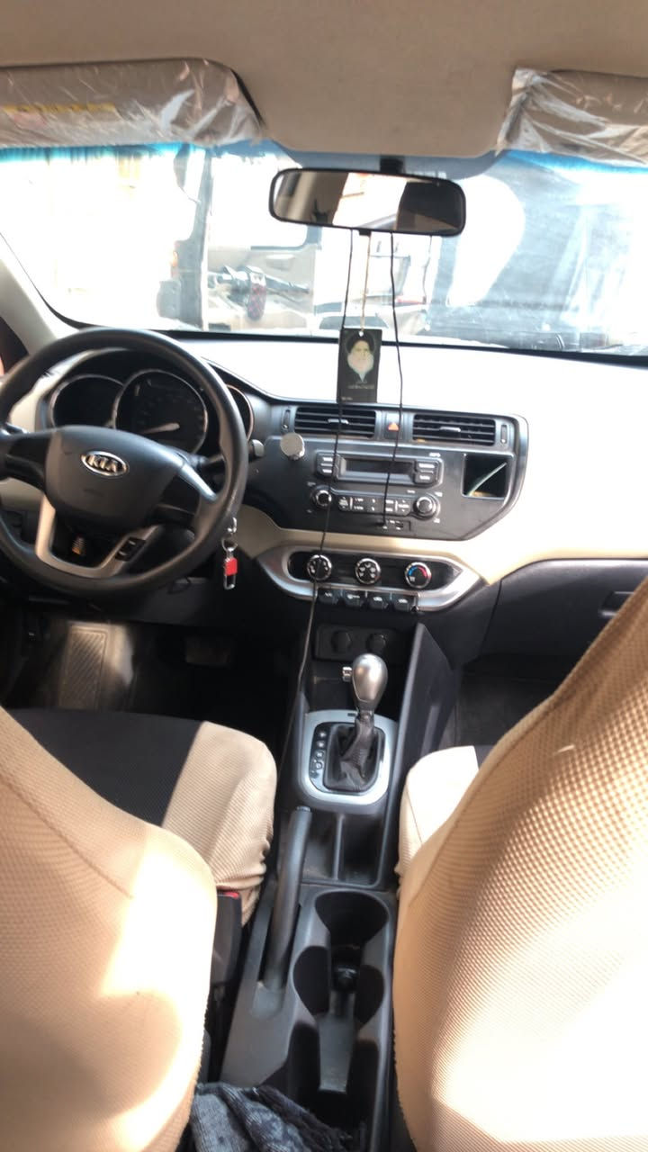 سلام عليكم 
كيا ريو ادوات موديل 2015 
كصه جنطه متومه وكامله
محرك 1600 
بيع او مراوس مكاني بصره 
*********** بي واتساب
