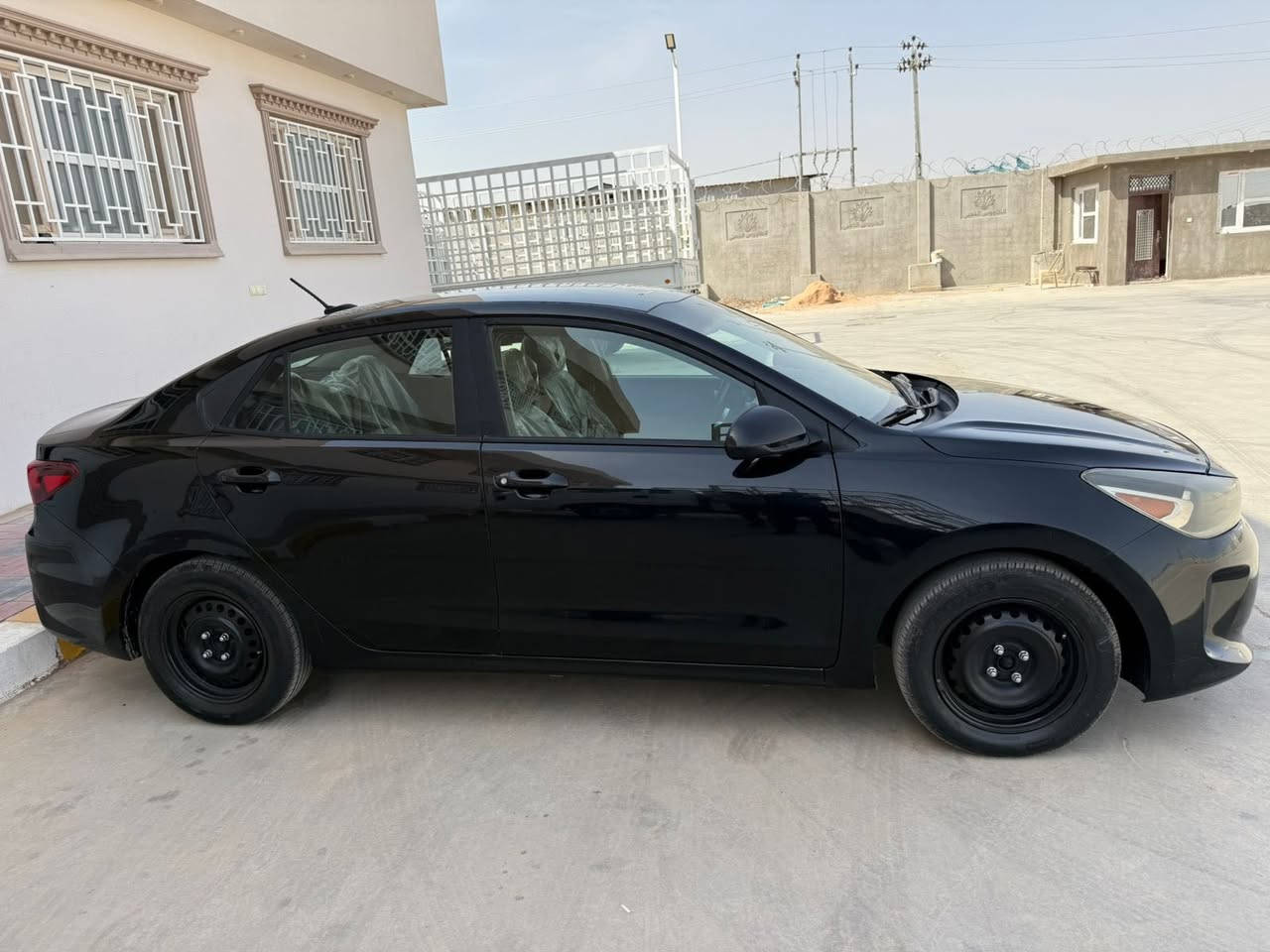 كيا ريو S 2019 جاهزة مال بيت بيع مستعجل
السلام عليكم كيا ريو S 2019 وارد امريكي محرك 1600 المرغوب ماشية 55 الف فقط ترايها زيرو
مواصفاتها شاشة وكامرة خلفية نظام مانع انزلاق Abs الجام كهرباء لايت اوتو  تخم تاير جديد باتري جديد تبريد ثلج منظومة جديدة حدادية مال زيرو مابيهه أي نقص جاهزة من كل النواحي وأحلى من الصور كير مكينة كفالة حادثها بنيد وجاملغ جهة اليمين وبالعراق تبدلت الباب ايضاً جهة اليمين رقمها قادسية معوقين باقيلها 7 أشهر وتصير حرة مكانها النجف بيع نقداً فقط 
السعر 95 ورقة 
***********
***********

