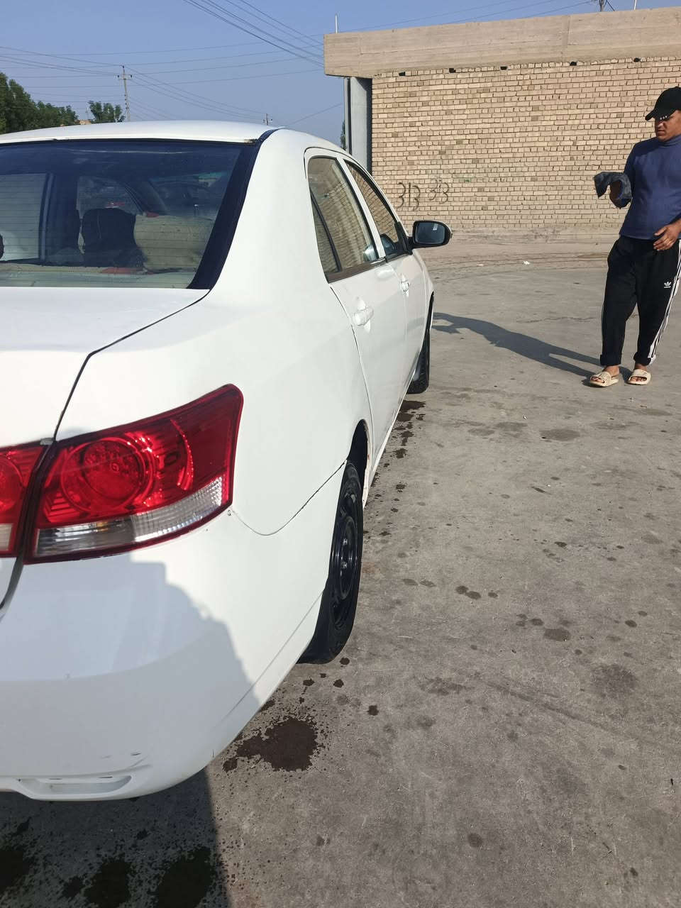 السلام عليكم بي وأي دي G3 2013  بصمه سياره جاهزه كير مكينه خير من الله تبريد نقص فقط كمبريسر وصدر دبلات اماميه مصبوغه عام مكاني بابل أبي غرق *********** اليشتري شرط التحويل إذا يكول سبوعين واحول ما ابيعله  سعره 39   بيها غرامه 300 تنزل من سعر
