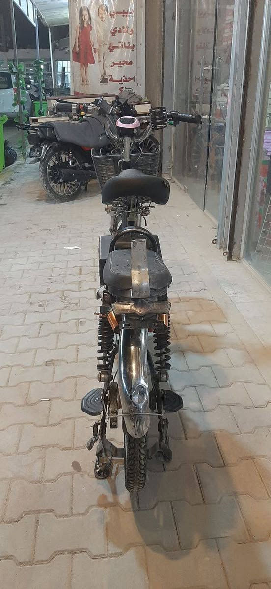 دراجه شحن بطاريات جديد   عقل جديد كلشي ما نقصها 
سعر 275الف المكان الانبار قضاء عنه 
رقم +9647830517544


**إذا كنت صاحب هذا الإعلان وتريد حذفه لأي سبب، رجاءا أرسل رسالة إلى الدعم الفني**