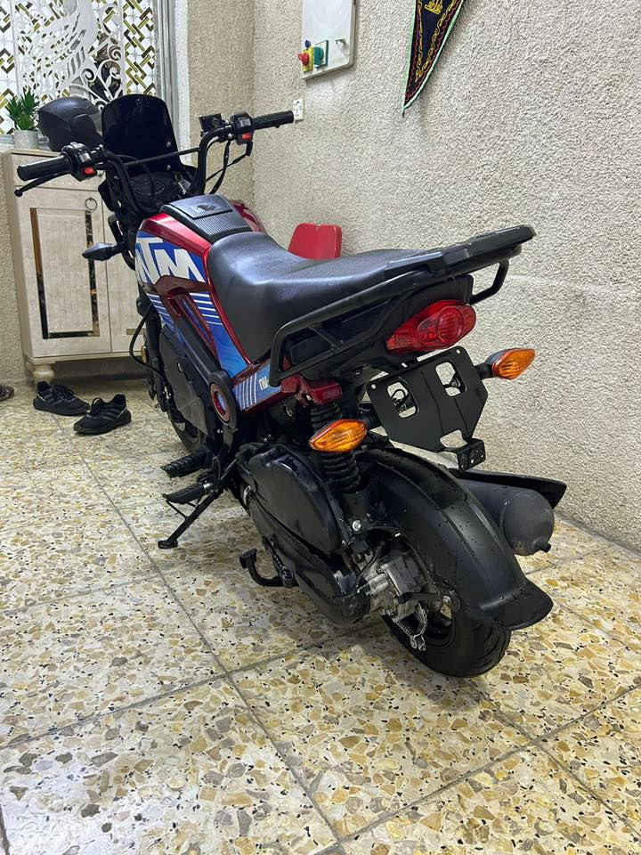 السلام عليكم دراجهMTMرميه ماشيه 2500اخو الجديد ضمان محرك عامه سعر مليون200وبيهه مجال ***********
