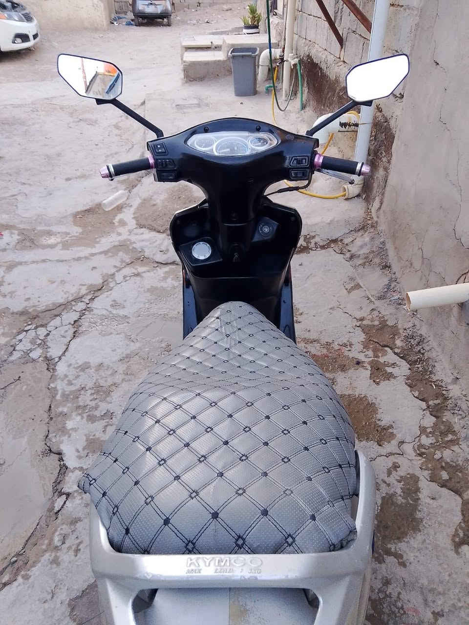 كامكو جي فور كهربائيات كله شغاله دراجه مفوله شلعه ومعدل مبدل بس بوشه 400 وبيه مجال بسيط
***********
