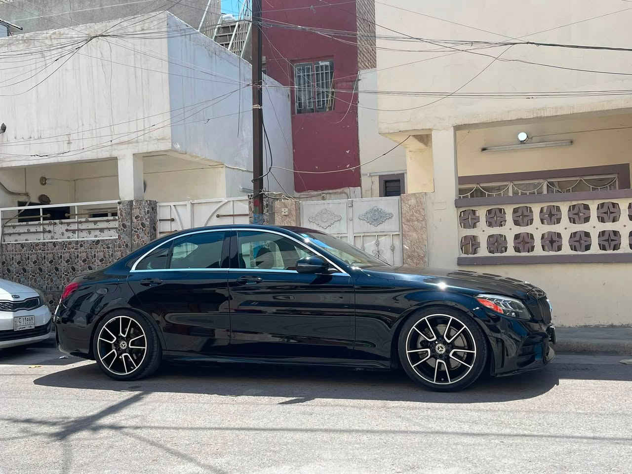 مارسدس c300
الموديل:2019
ماشيه 41 mi
فول موصفات 
كشنات خزن 
بصمه 
فتحه 
ويل كب c43
عليها كت AMG 
جاهزه للأخير  وجديده كلش 
حادثها جاملغ خلفي وباب خلفيه 
السعر (22,800) وبيها مجال كلش قليل 
بسمي رقم وهزه جديده

***********
