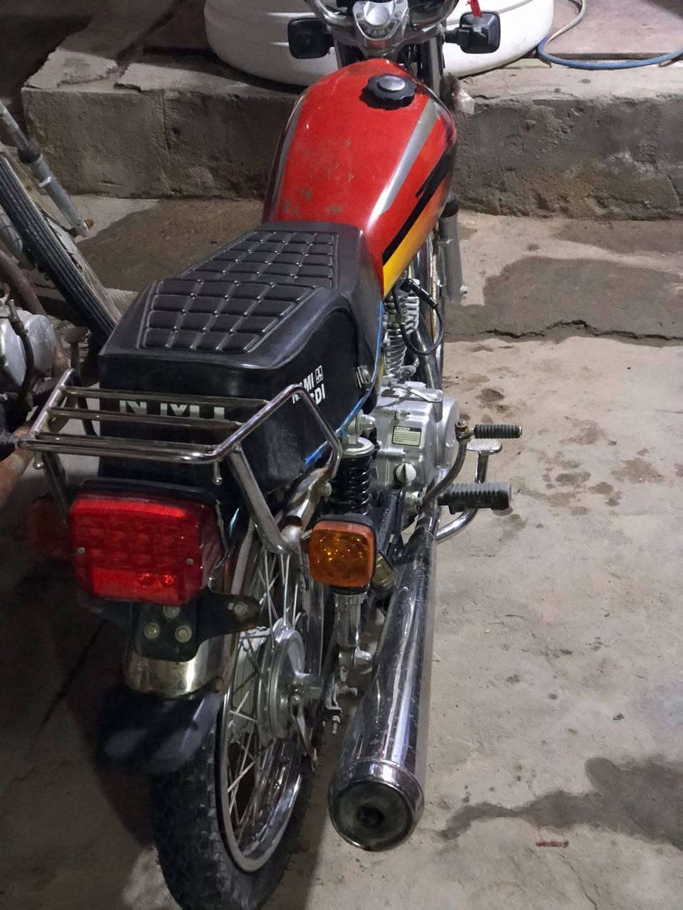 سلام عليكم مره خصت ادمن ايراني ادوات ادوات الدراجه جديده وتخبل شوفت عينك بل صور ما مفتوحه عنواني بصره حيانيــه السعر 600 وبيها مجال حك الجيه مو شراي لا تدوخني رجاءن رقم التواصل***********
