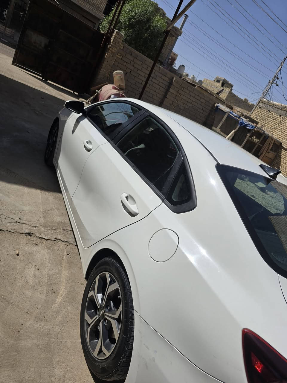 السلام عليكم
كيا فورتي موديل 2019
ضربتها جاملغ ايمن او بنيد 
السيارة حرة 
مكانها ذي قار/سوق الشيوخ 
رقم الهاتف ***********
