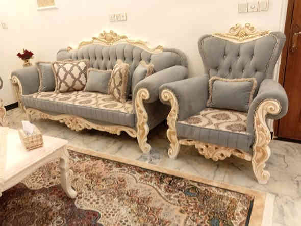 تخم زان تركي ملكي ١٠ مقاعد نضيف جدا وتكمه ويا ميز وسطي اتصال ع الرقم ***********
