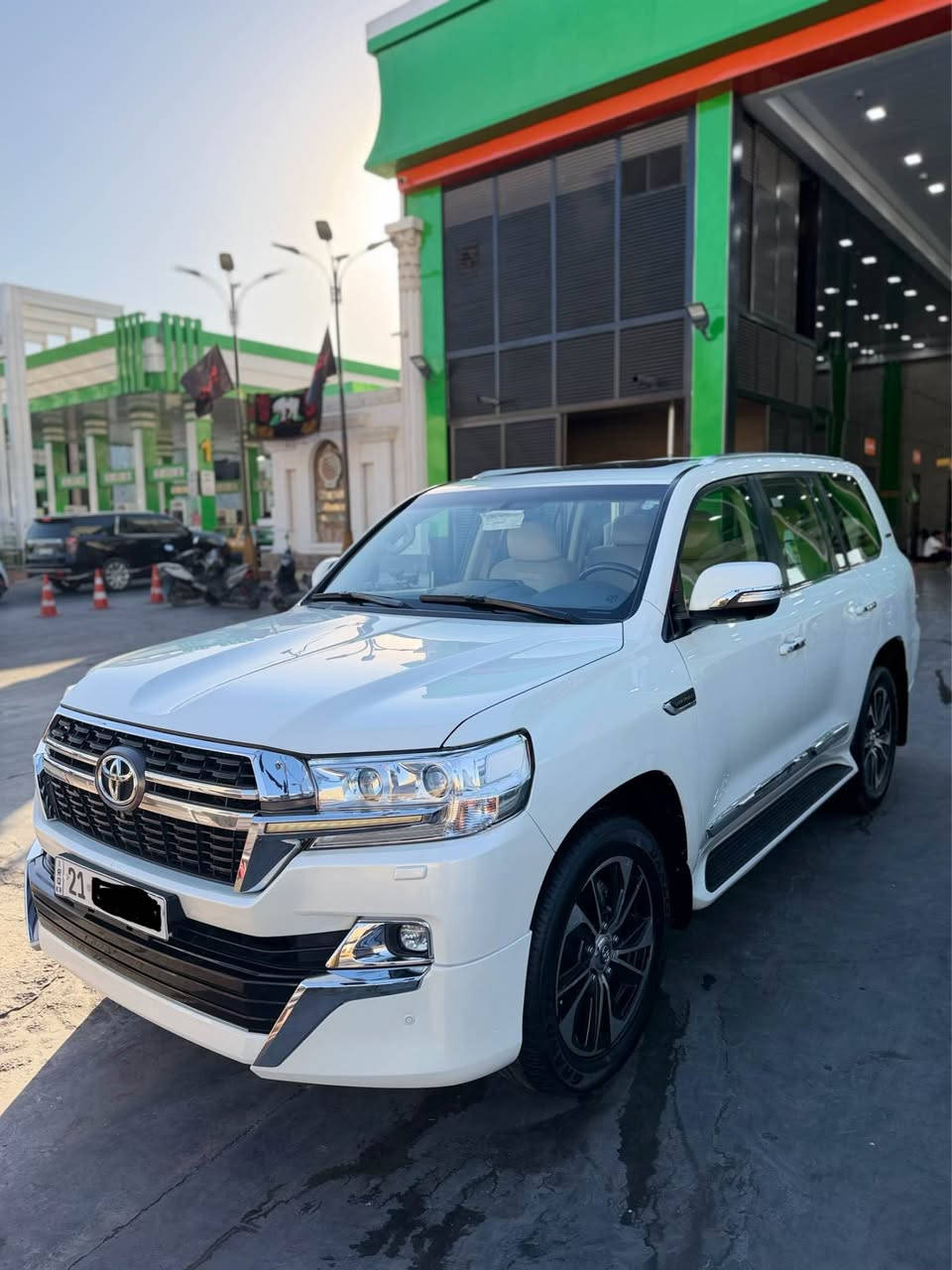 لاندكروز 2021 GXR 
رقم سليمانية 
ماشيه 83,000 km 
سونار موجود بالمنشور سيارة جديدة ونصيفة خدوش بسيطة جداً اغلبها بوليش تروح 
بيع سريع وسعر مناسب 
*********** بغداد, العراق
