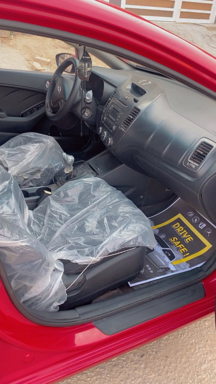 السلام عليكم كيا سيراتو 2016 محرك 1600 السياره خليجي بيه 3 قطع لسياره ناعمه تخبل جاهزه من كلشي السعر ❗️112❗️ الاستفسار ***********
